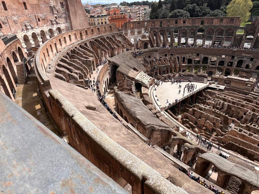 Rome: Colosseum VR Experience - Audio Guide Support (Without a Physical Guide)