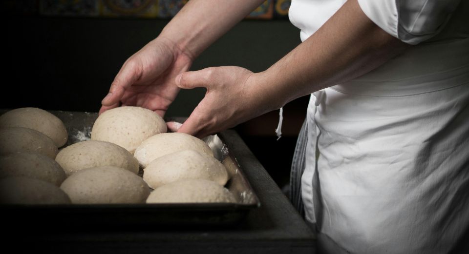 Rome: Cooking Class with a Master Neapolitan Pizzaiolo - Where the Experience Starts: Meeting Point and Fast Entry