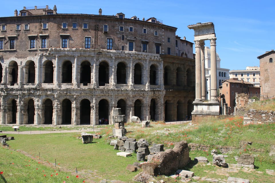 Rome: Discovering the Jewish Ghetto guided tour - Piazza Mattei and the Fountain of Turtles: a small stop with big meaning