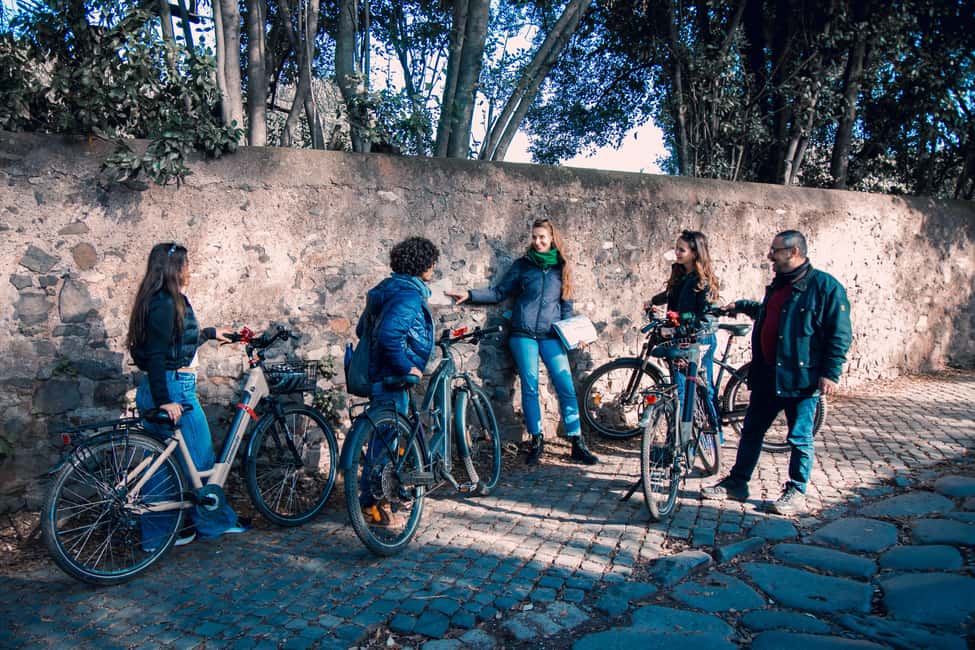 Rome: E-bike Tour From The Circus Maximus To The Catacombs - Getting started near Circus Maximus: what the first 45 minutes feel like