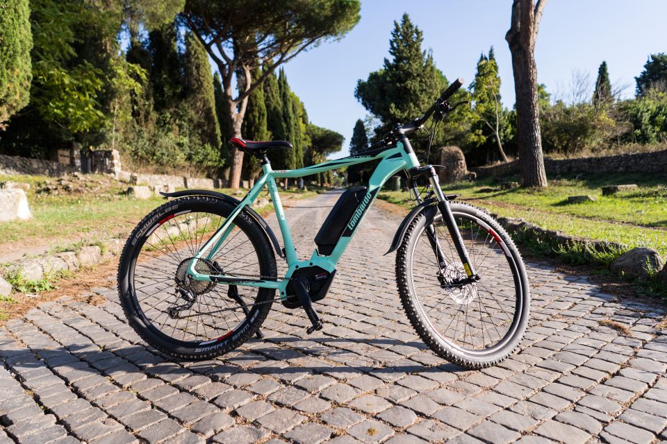 Rome: Electric Bike Rental with Helmet - The classic sights: Trevi, Spanish Steps, and Piazza Navona at your pace