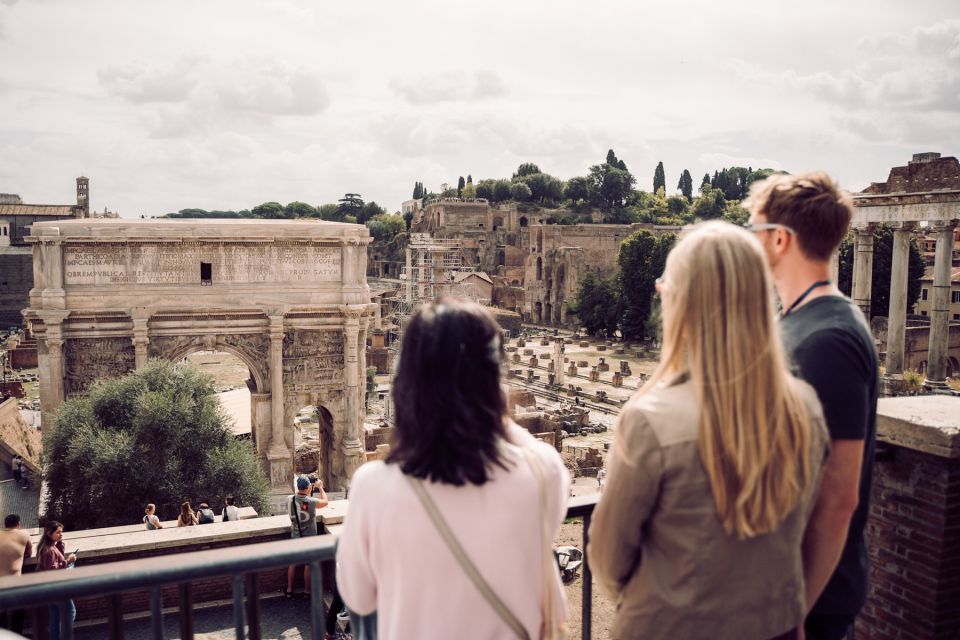 Rome: Guided Colosseum Arena & Forum Experience - Where You Start: Piazza Venezia Area and Finding Your Guide Fast