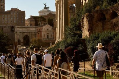 Rome: Guided Colosseum Arena & Forum Experience - First Stop at the Arch of Constantine: The Route Gets Real