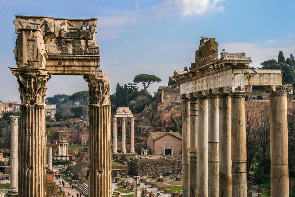 Rome: Houses of Augustus and Livia Private Tour - Rome’s power center: Palatine Hill and the Forum in one loop