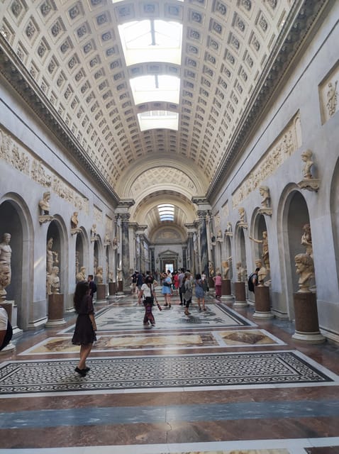 Rome: Majesty of the Vatican Small-Group Walking Tour - St. Peter’s Basilica Visit: Big Scale, Clear Priorities