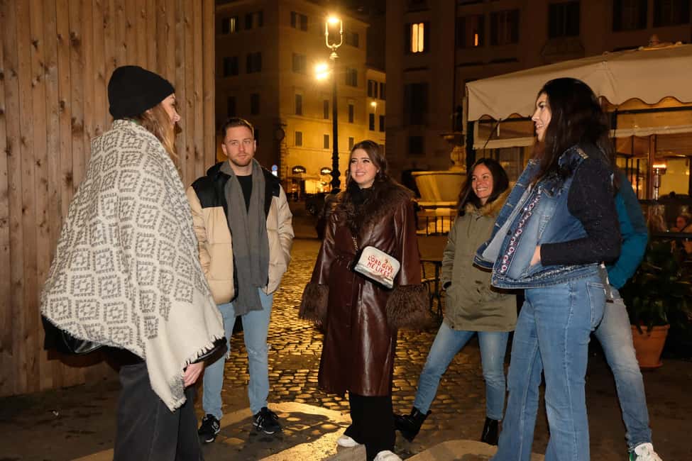 Rome: Murder Mysteries of Rome Guided Walking Tour - Why a murder-mystery walk works better in Rome after dark