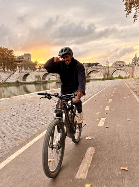 Rome: Pedal and Taste the Top 5 Tastings with e-Bike Tour - Tiber River views to Castel Sant’Angelo and Tiber Island