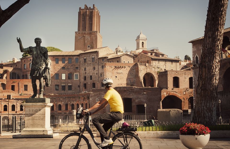Rome: Private Half-Day Bike Tour with E-bike - Imperial Fora and Roman Forum panoramas: where the city gets meaning
