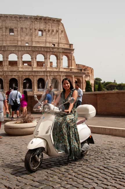 Rome Vespa: City Highlights Sightseeing Tour by Vespa - Circus Maximus, then the big viewpoint shift toward the Orange Garden