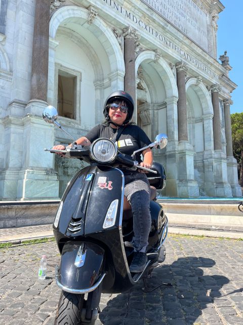 Rome: Vespa Self-Drive Tour with Gelato - Piazza Venezia: first big views without the hike