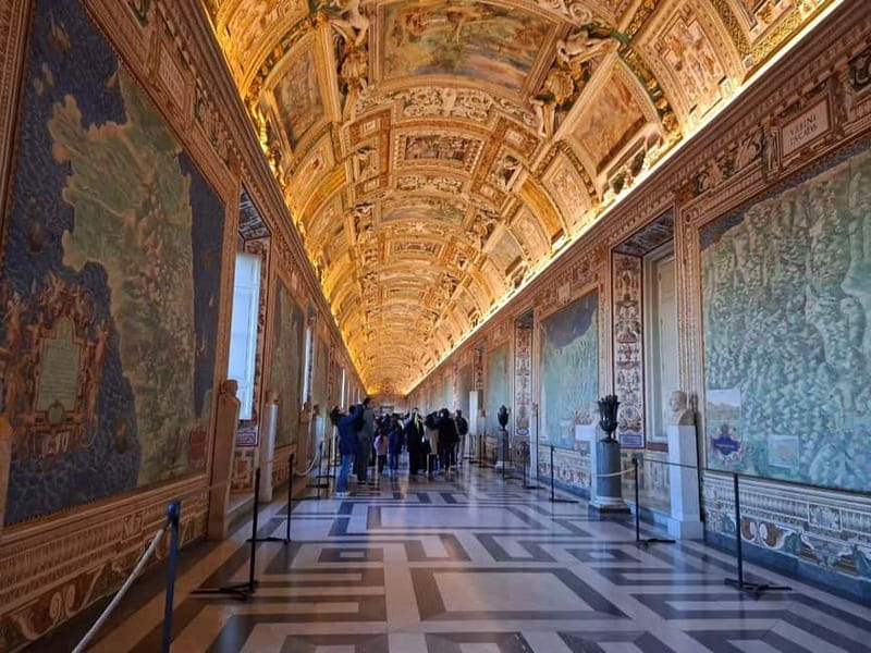 Vatican Museums, Sistine Chapel & Basilica - Raphael Rooms and Borgia Apartments: what to expect in the “papal apartment” vibe
