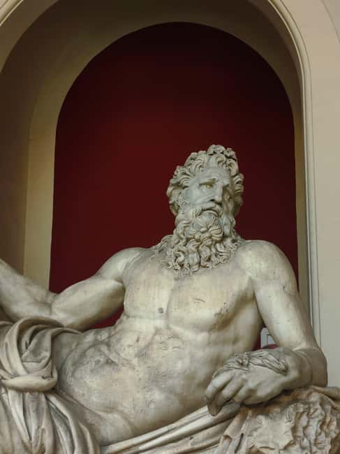 Vatican: Priority Entry to Vatican Museums an Sistine Chapel - Pinacoteca Vaticana and the art-world payoff