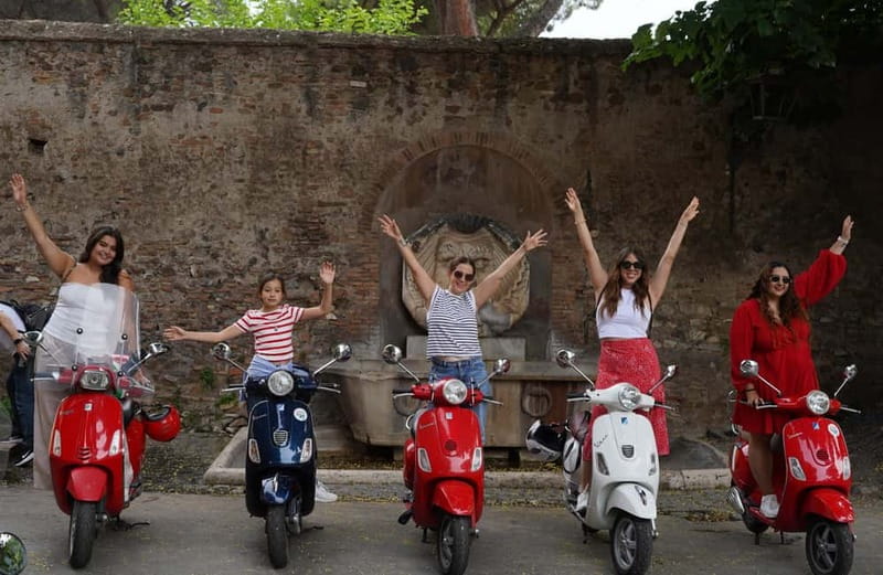 Vespa city tour in Rome with two different routes - Route option 1: Colosseum to classic Rome icons