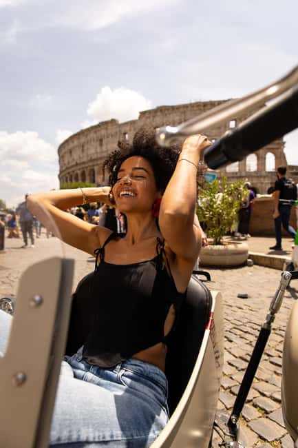 Vespa Sidecar Tour: Highlights of Rome - From Piazza del Popolo to Trevi Fountain, fast and iconic