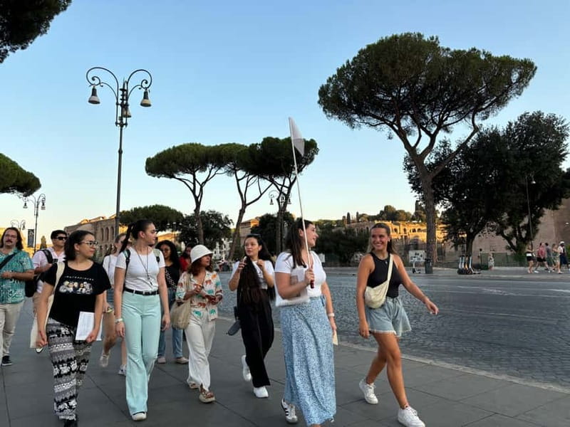 Via Roma: A Journey Through Time - Heading toward Piazza Venezia and the Vittoriano views